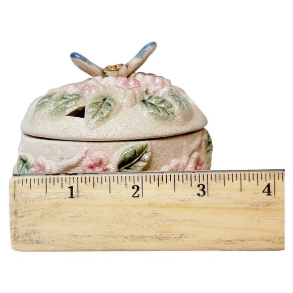 Vintage Potpourri Trinket Box Lidded Jewelry Box With Dragon Fly Floral - Picture 12 of 12